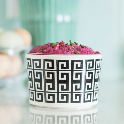 Zeus Black Dip Bowl Lifestyle Image